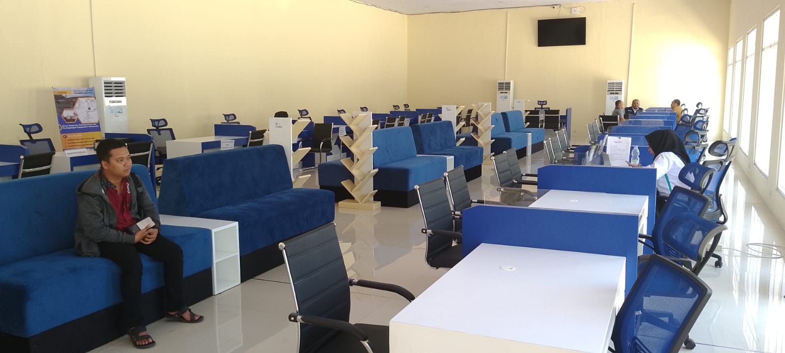 Ruang Tunggu Masyarakat Oke